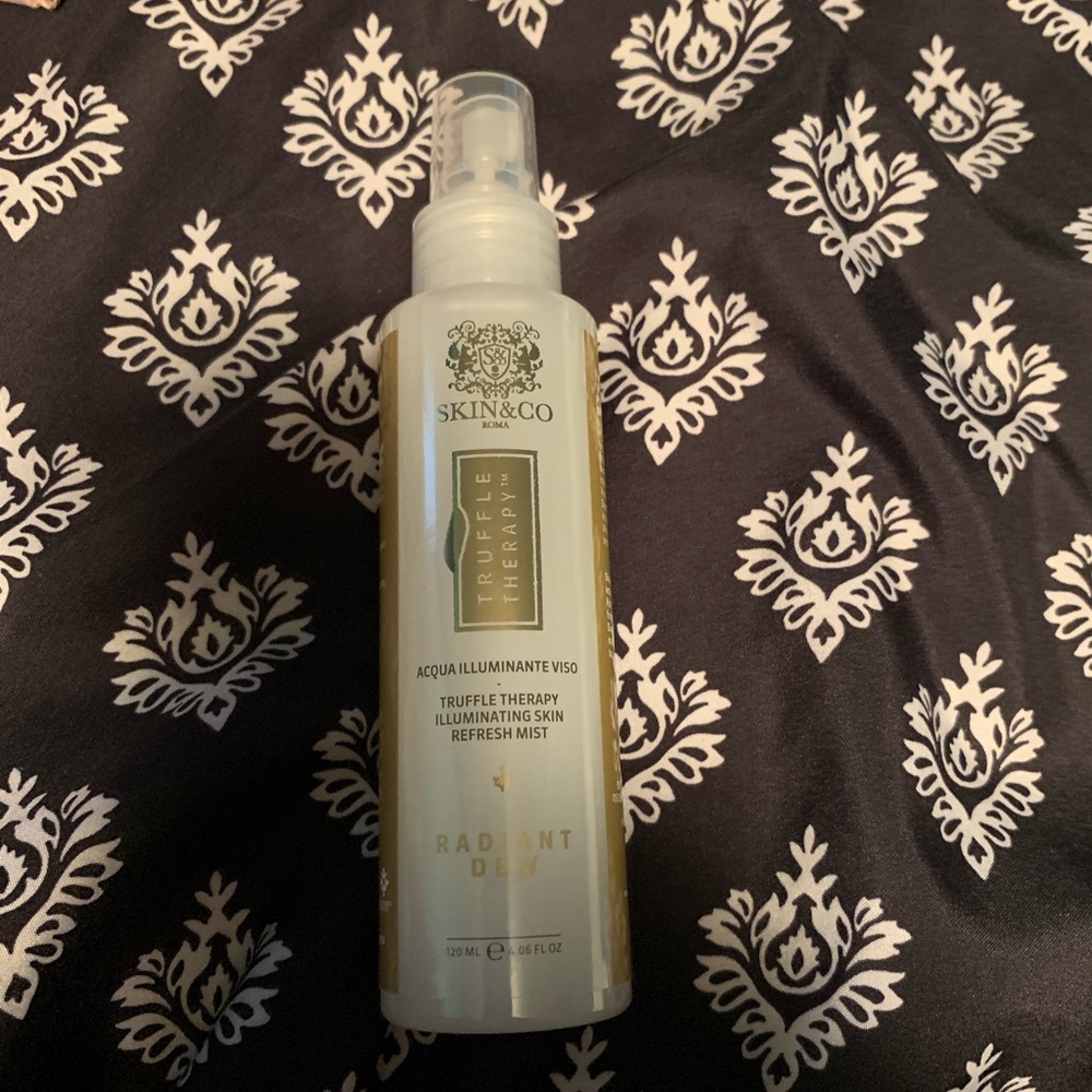 Truffle Therapy Illuminating Skin Refresh Mist